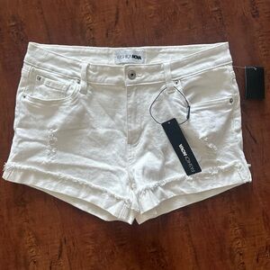 New with tags Fashion nova white denim shorts